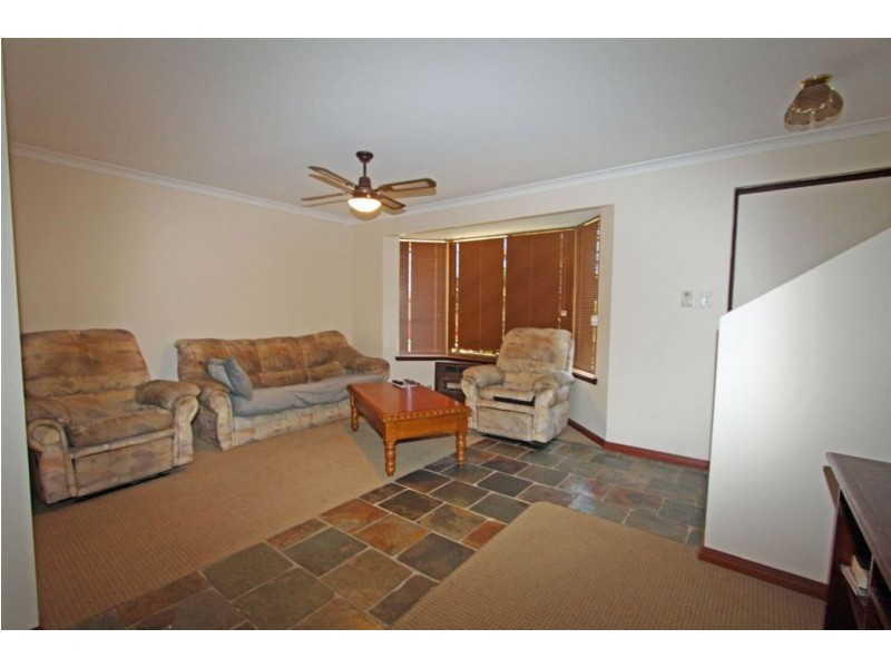 8 Amulla Court, Halls Head WA 6210