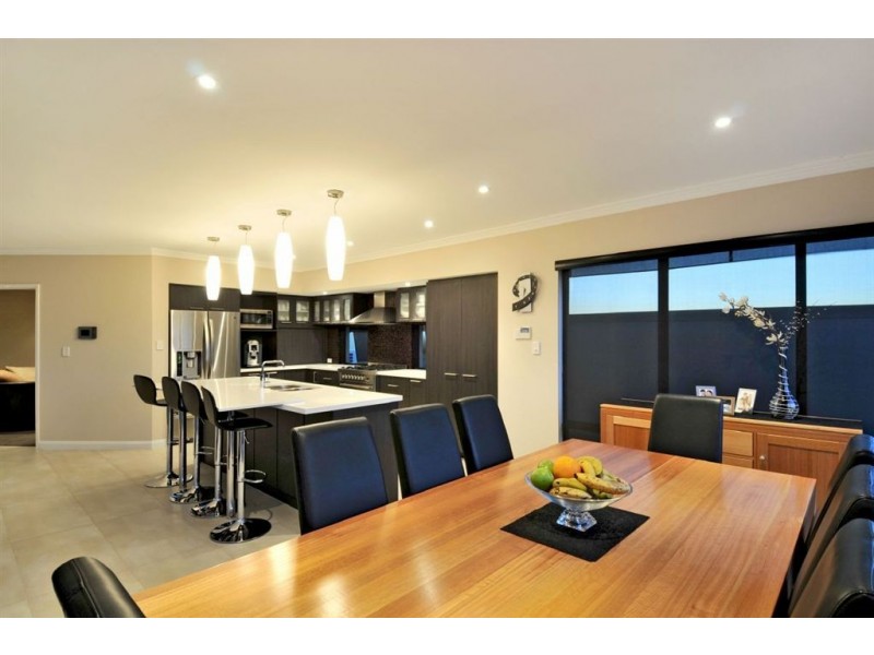 24 Twilight Court, Dudley Park WA 6210