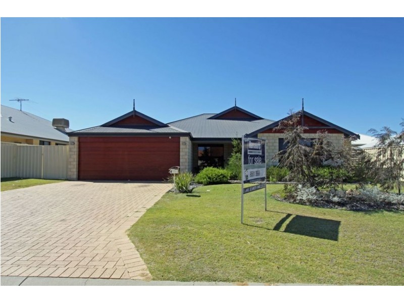 4 Arlette Pass, Lakelands WA 6180