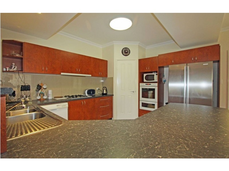 11 Shelduck Way, Dudley Park WA 6210