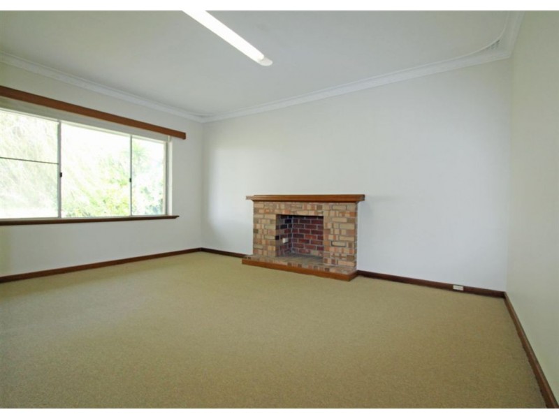 20 Leighton Road East, Halls Head WA 6210