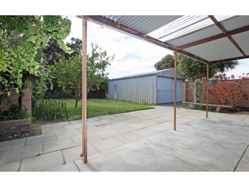 20 Leighton Road East, Halls Head WA 6210