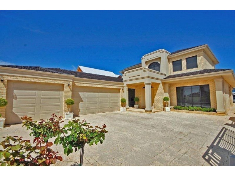 60 Aztec Island Retreat, Halls Head WA 6210