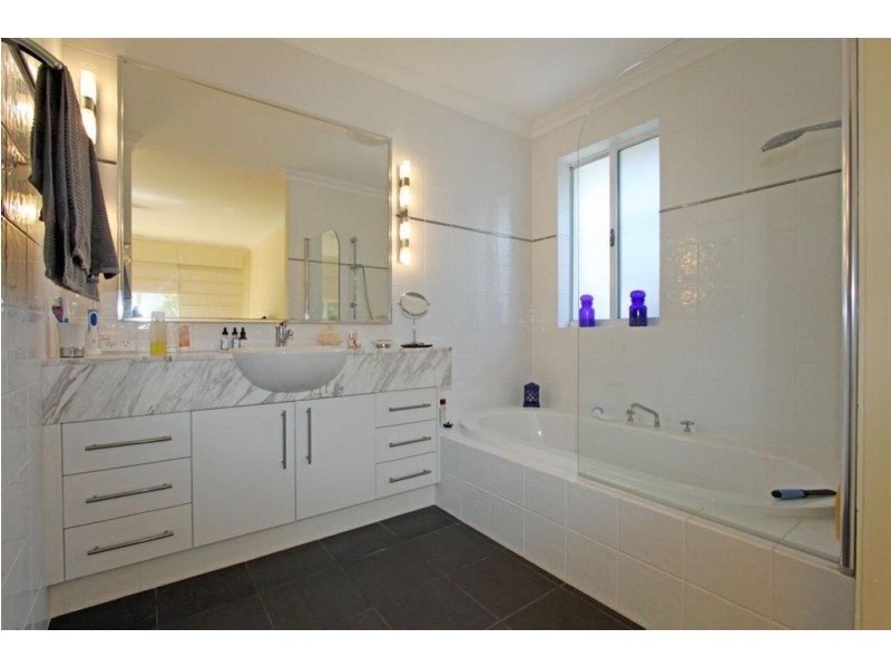 16 McKerrarcher Street, Dudley Park WA 6210