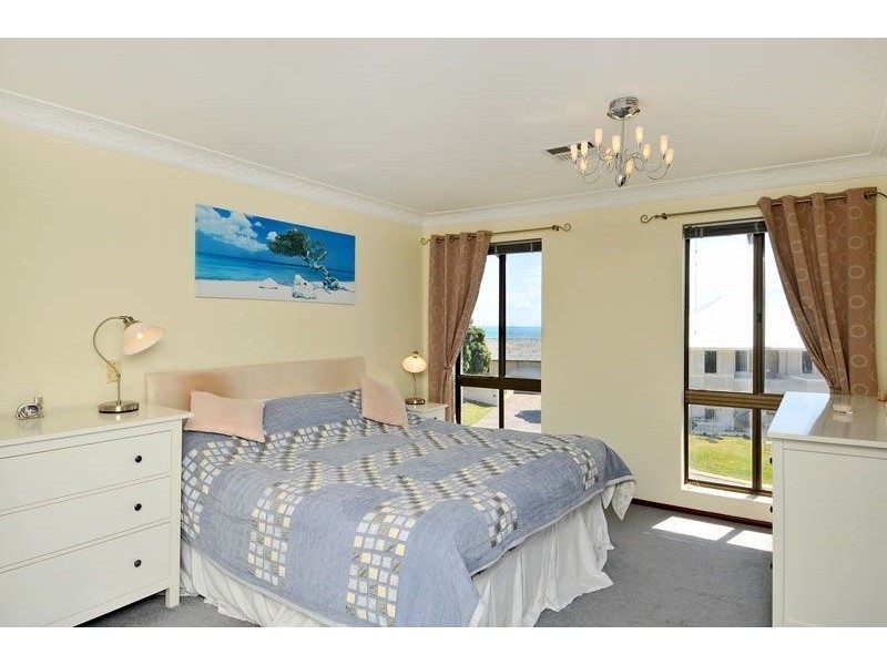 1 Sussex Place, Halls Head WA 6210