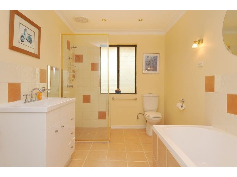 1 Sussex Place, Halls Head WA 6210