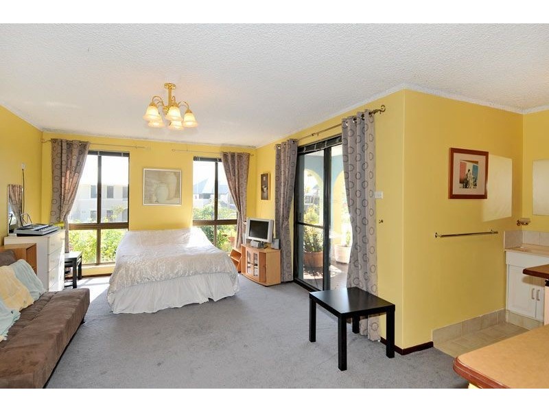 1 Sussex Place, Halls Head WA 6210