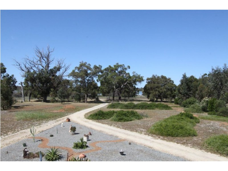 231 Birch Drive, Birchmont WA 6214