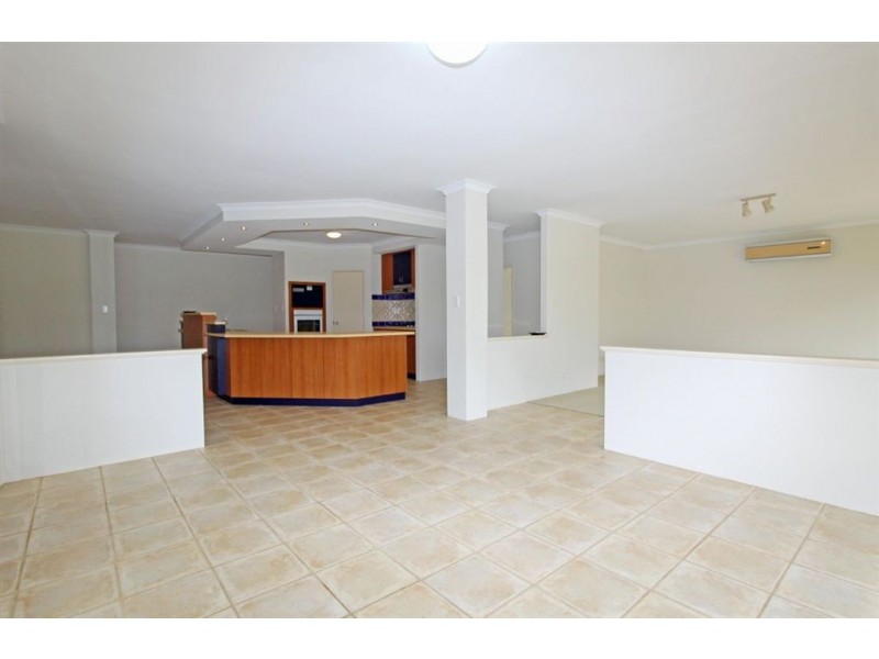 1 Brae Lane, Meadow Springs WA 6210