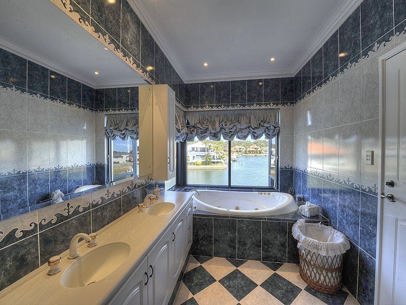 8 Finistere Island Retreat, Halls Head WA 6210