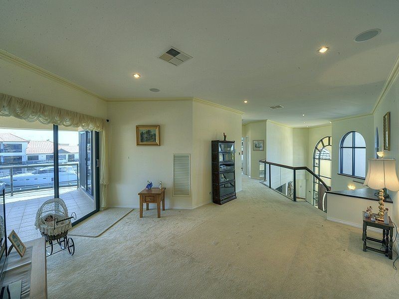 8 Finistere Island Retreat, Halls Head WA 6210