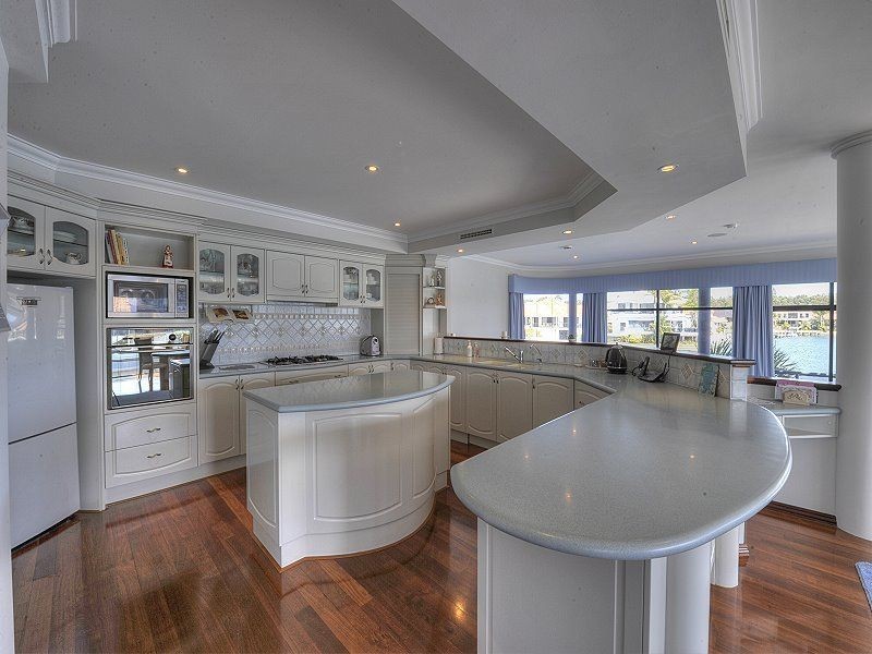 8 Finistere Island Retreat, Halls Head WA 6210