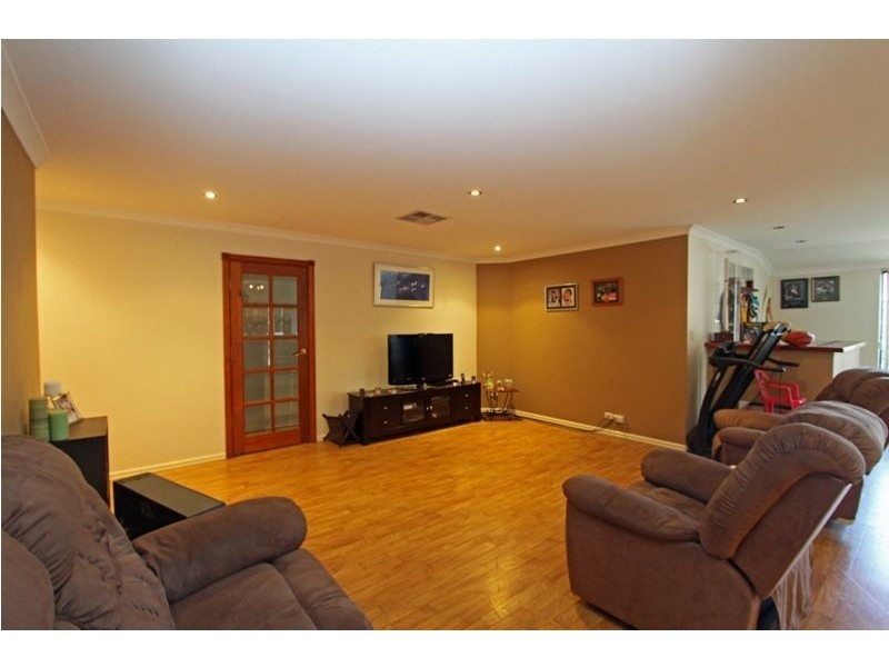 6 Aldenham Heights, Halls Head WA 6210