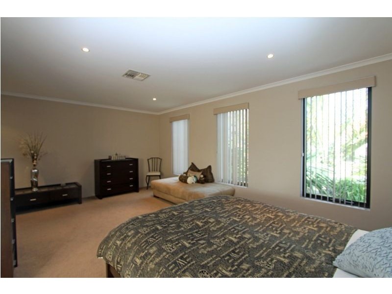 15 Brackenridge Ramble, Meadow Springs WA 6210