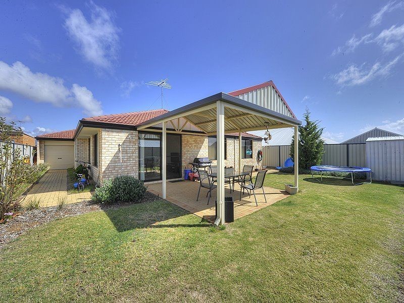 5 Caslano Road, Meadow Springs WA 6210