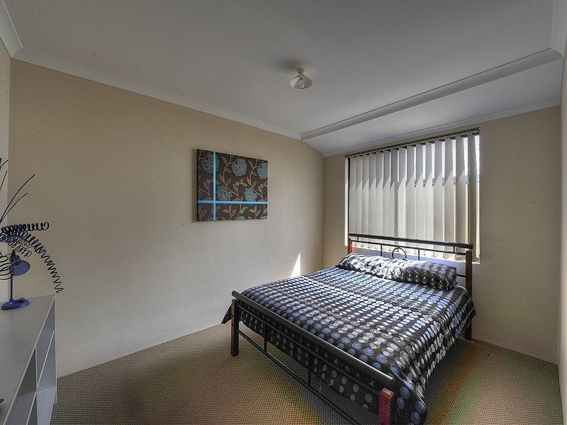 5 Caslano Road, Meadow Springs WA 6210