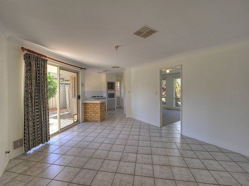 27a Muntries Place, Halls Head WA 6210