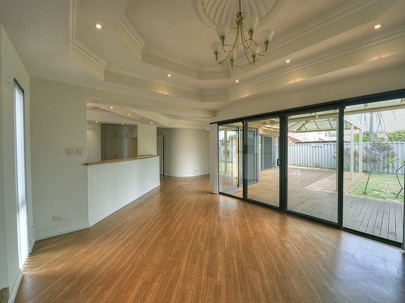 15 Watersun Drive, Silver Sands WA 6210