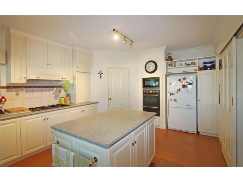 50 Cambria Island Retreat, Halls Head WA 6210