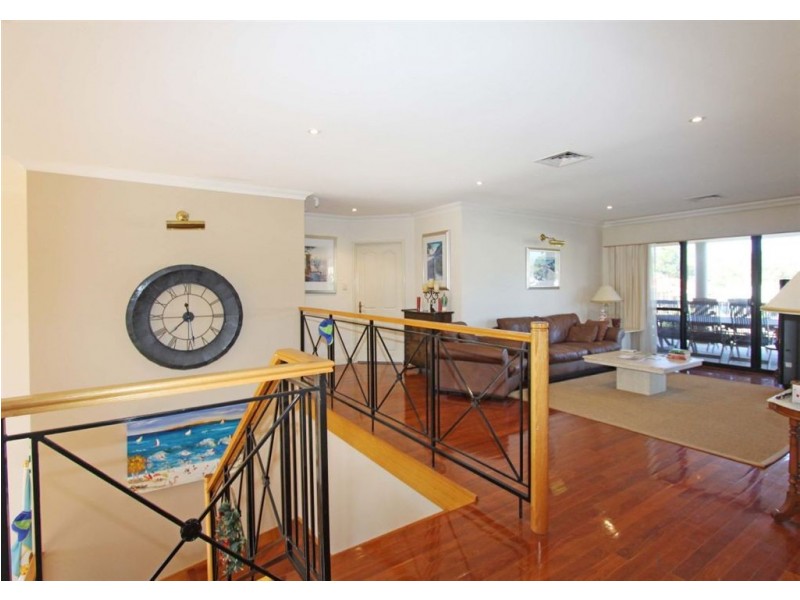 50 Cambria Island Retreat, Halls Head WA 6210