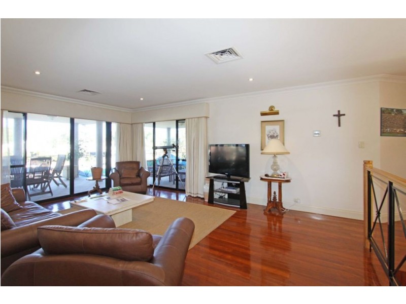 50 Cambria Island Retreat, Halls Head WA 6210