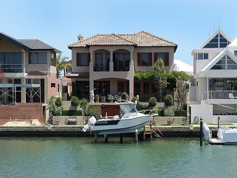 48 Aztec Island Retreat, Halls Head WA 6210