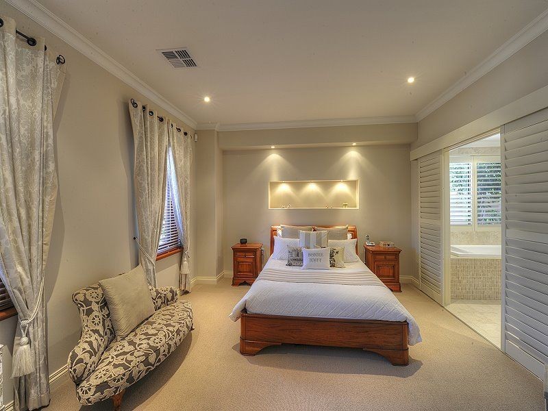 48 Aztec Island Retreat, Halls Head WA 6210