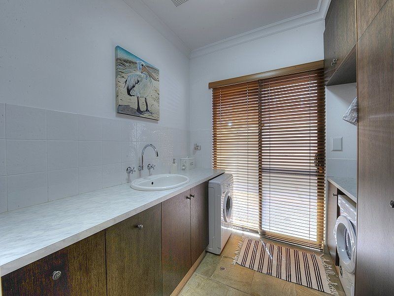 48 Aztec Island Retreat, Halls Head WA 6210