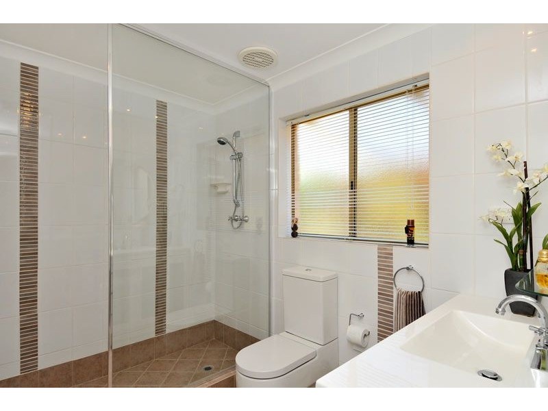 8 Barkley Place, Halls Head WA 6210