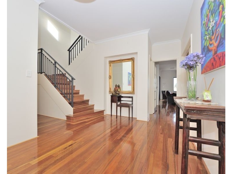 29 Waterlily Drive, Dudley Park WA 6210