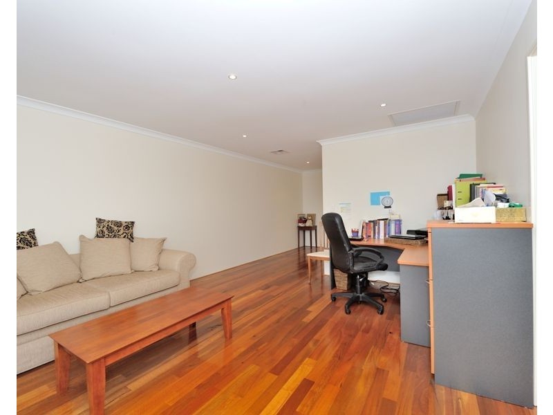 29 Waterlily Drive, Dudley Park WA 6210