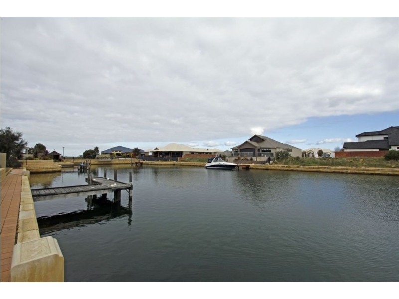 30 Erins Isle, Dudley Park WA 6210