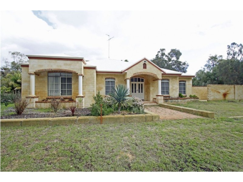 21 Mulga Drive East, Parklands WA 6210