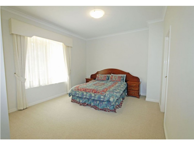 21 Mulga Drive East, Parklands WA 6210