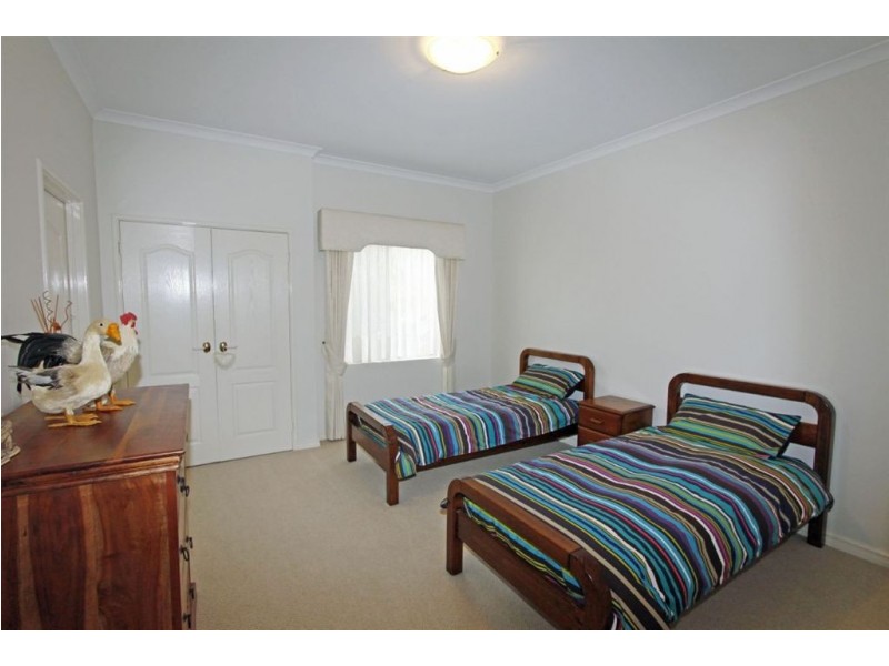 21 Mulga Drive East, Parklands WA 6210