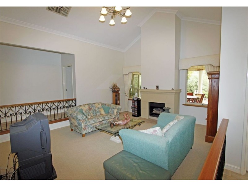 21 Mulga Drive East, Parklands WA 6210