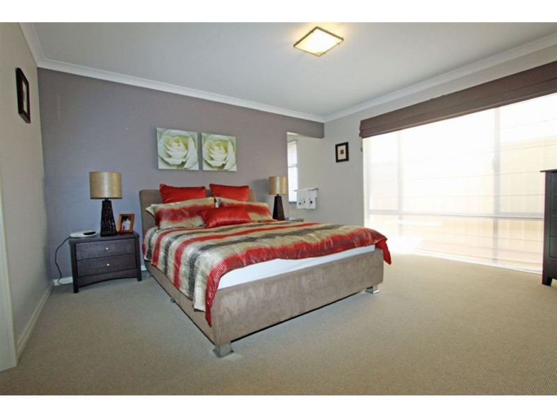 54 Ravendale Drive, Dudley Park WA 6210