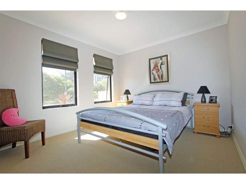 54 Ravendale Drive, Dudley Park WA 6210