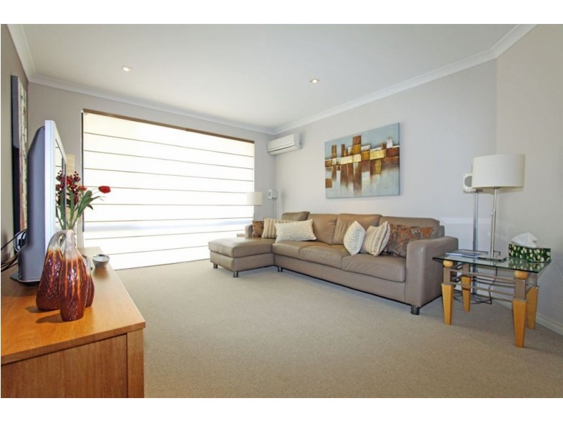 54 Ravendale Drive, Dudley Park WA 6210