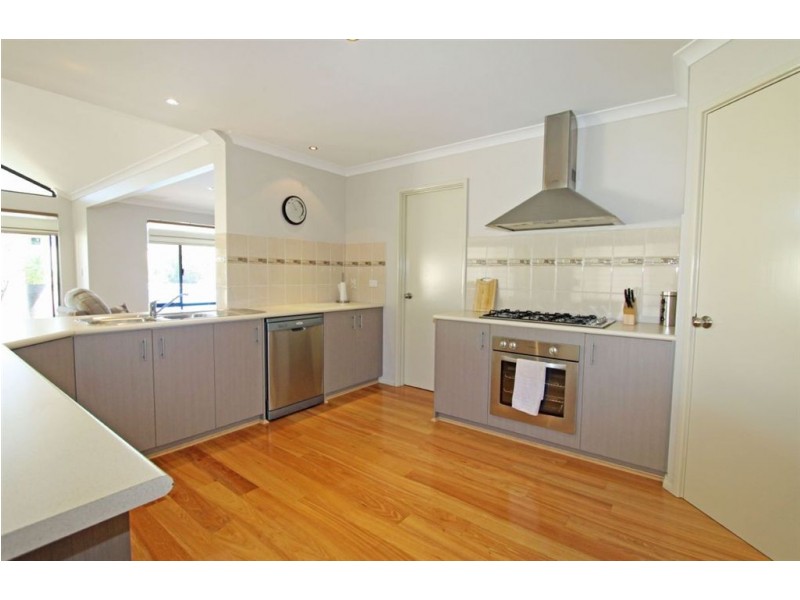 54 Ravendale Drive, Dudley Park WA 6210