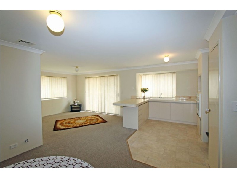 15 Westbourne Pass, Erskine WA 6210