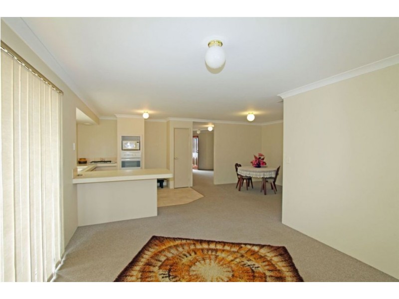 15 Westbourne Pass, Erskine WA 6210