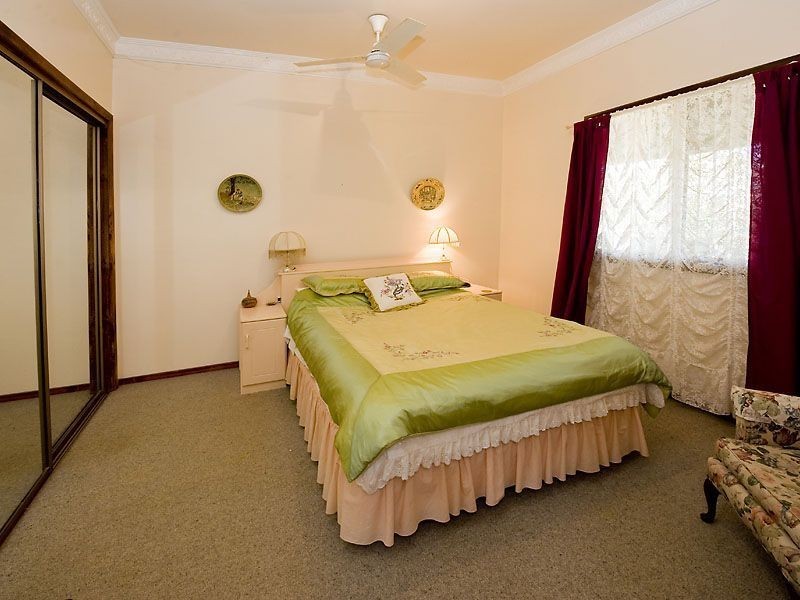 32 Millar Street, Waroona WA 6215