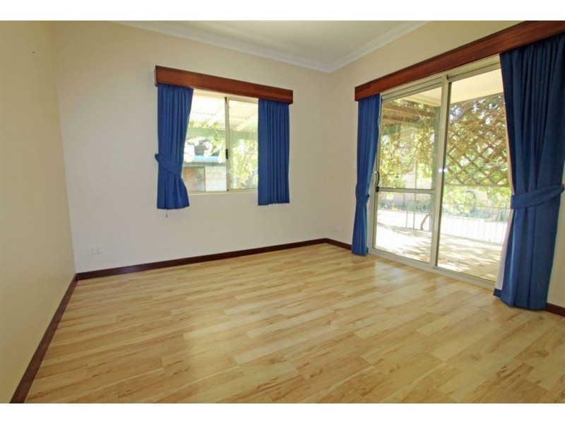 14 Redcliffe Road, Greenfields WA 6210