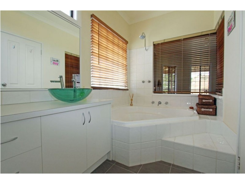 2/28 Valley Road, Halls Head WA 6210