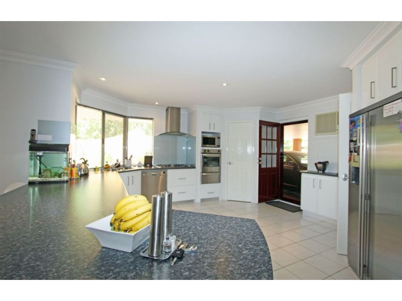 2 Maroona Place, Greenfields WA 6210