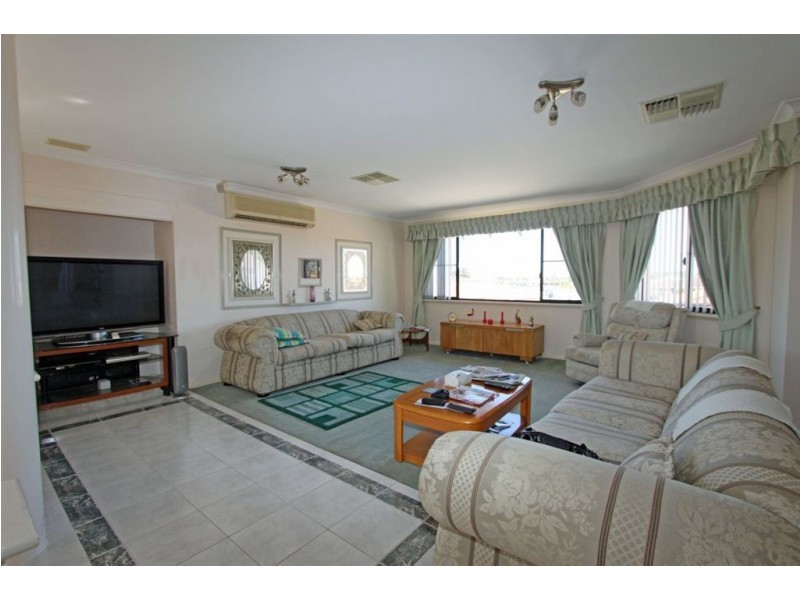 52 Waterside Drive, Dudley Park WA 6210