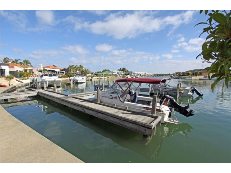 52 Waterside Drive, Dudley Park WA 6210