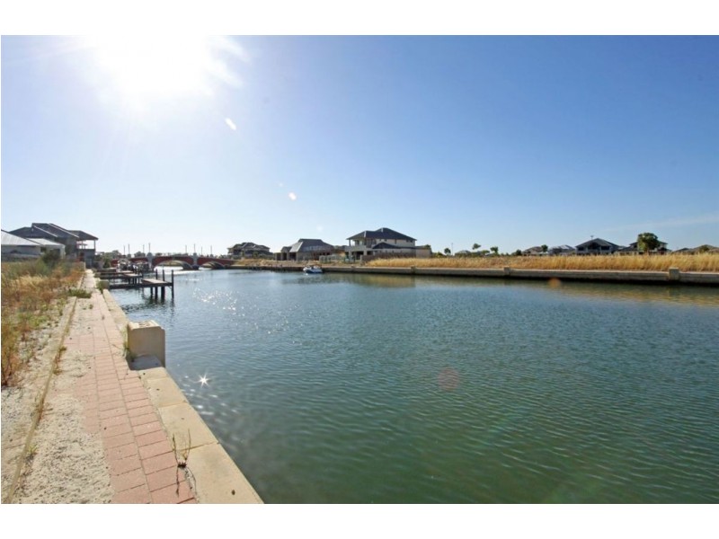 61 Waterlily Drive, Dudley Park WA 6210