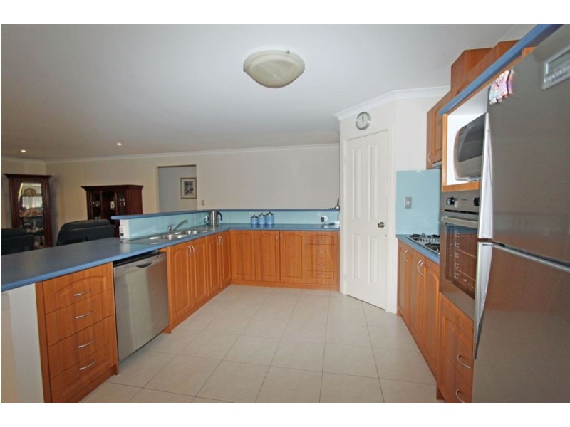 22 Jubata Gardens, Dudley Park WA 6210